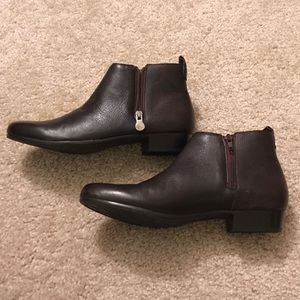 Munro Lexi Brown ankle boots